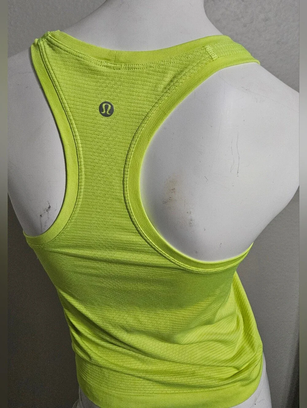 Lululemom Women’s Switftly Neon Lime Racerback Tank Top Size 4